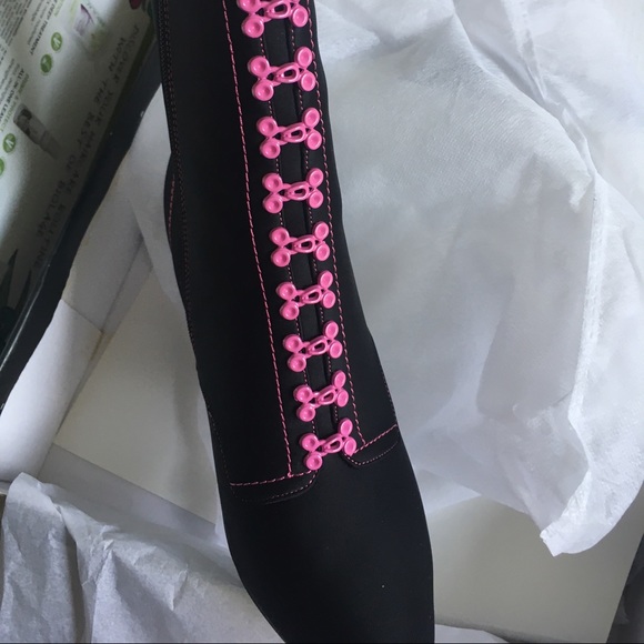 Poster Grl Black & Pink Stiletto Ankle Boots Dolls Kill BNIB - Picture 16 of 16